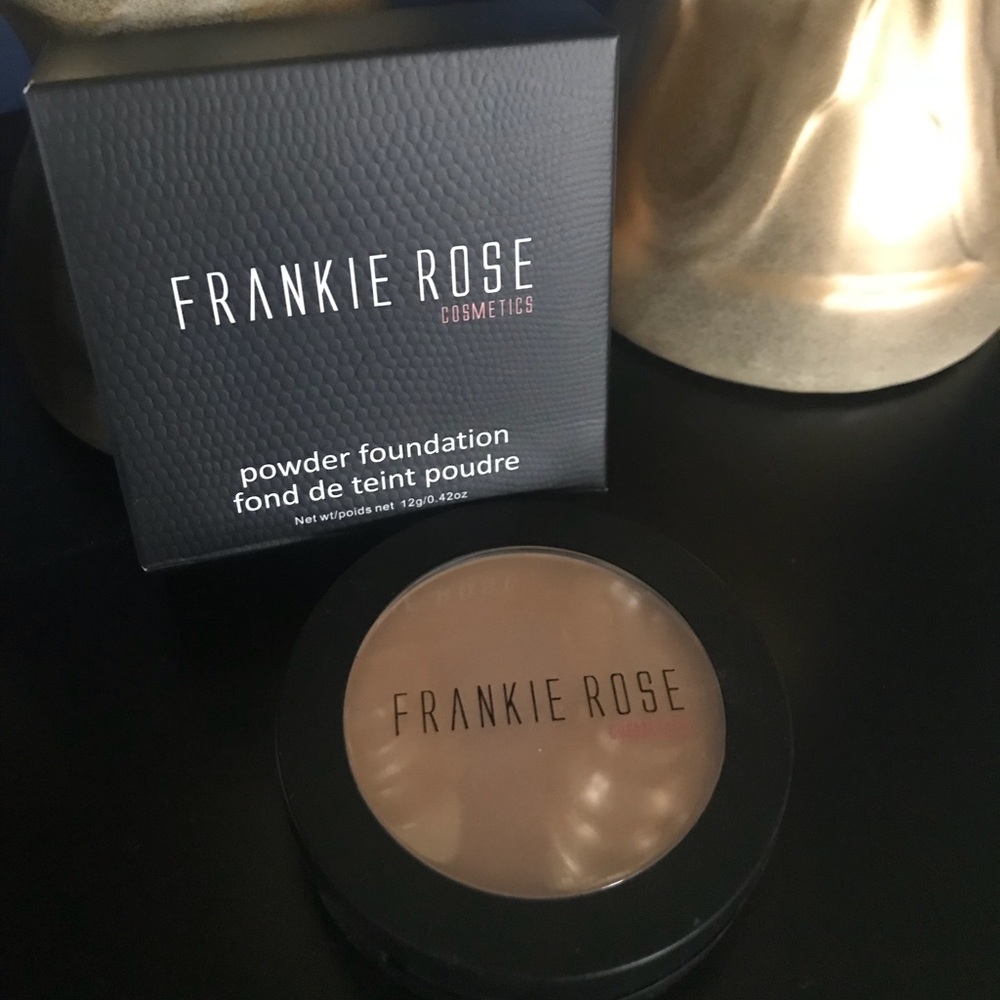 Frankie Rose “Spice” powder foundation